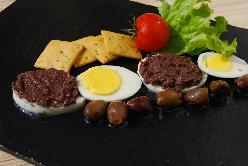 uova e pate di olive 2187